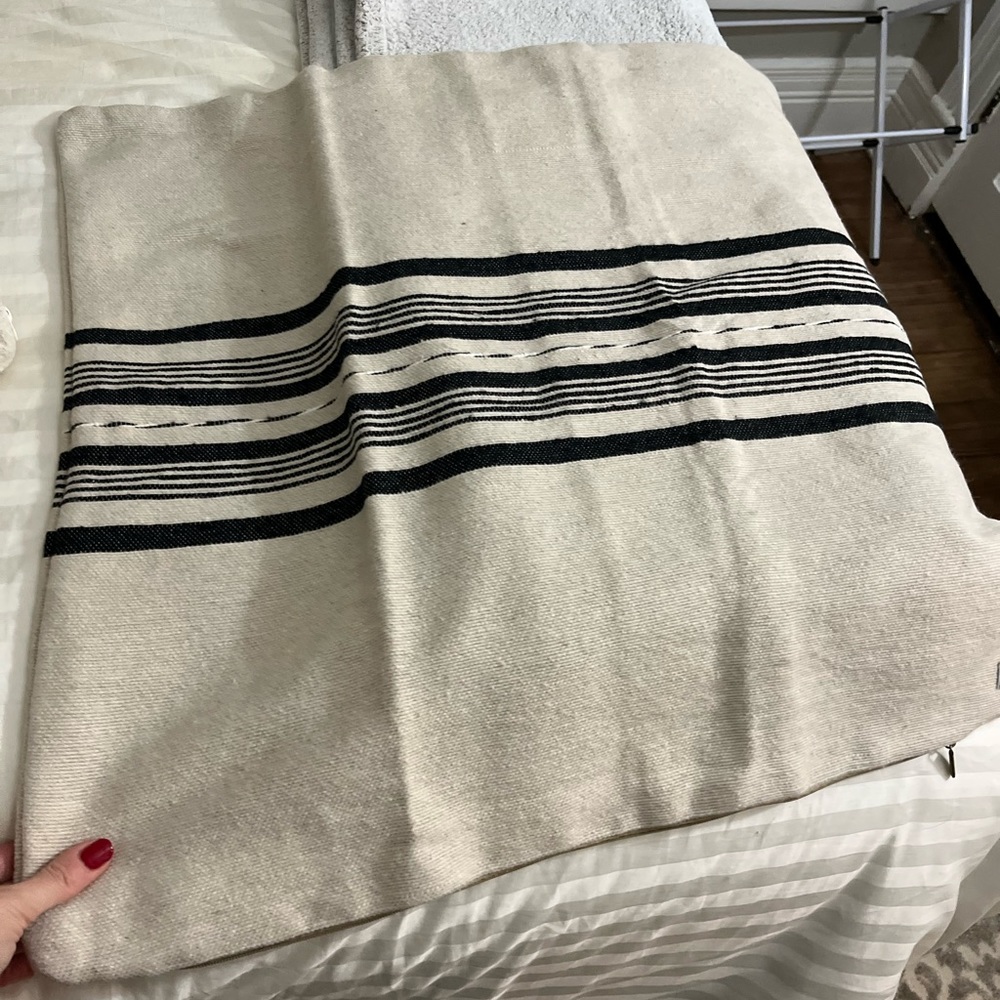 Woven nook pillow cover.